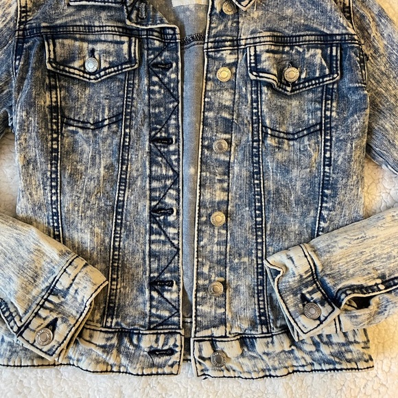 Jean Jacket - Picture 2 of 4